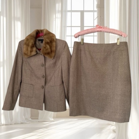 Albert Nipon Dresses & Skirts - VTG Albert Nipon Boutique Fur Collar Tan Gold Sheen Wool Skirt Suit Size M/6/8P